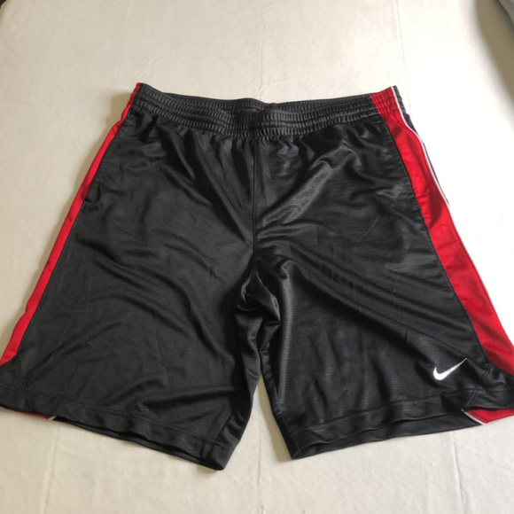 Nike Shorts Black and White Large Athletic Wear - Picture 1 of 3